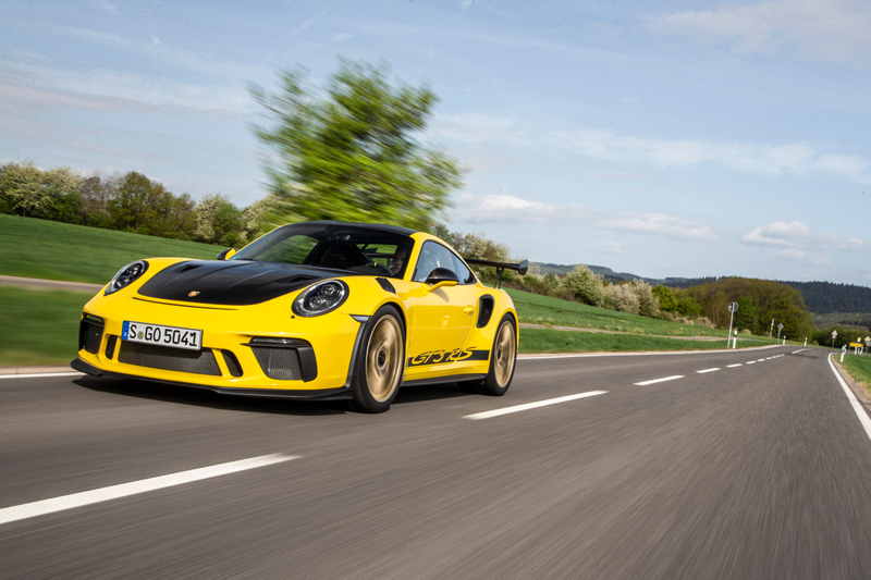 Illustration for article titled Put These Very Good 2019 Porsche 911 GT3 RS Photos In Your Life